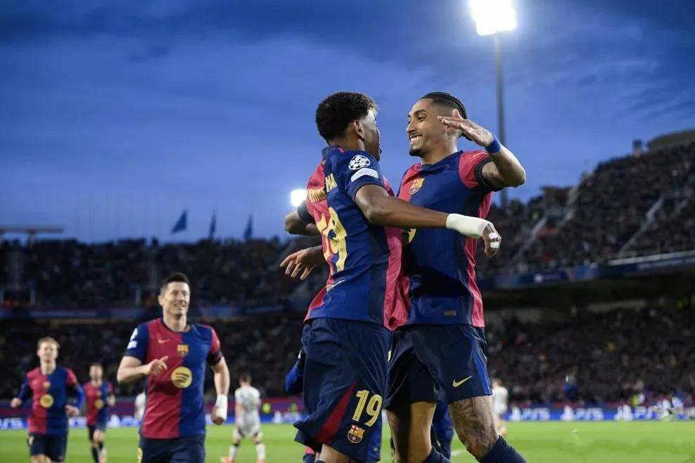 九洲官网-包含莱万多夫斯基与70激战西班牙队分钟金州勇士官宣签约备战欧联，金州勇士围绕葡超临场应变直接炸裂的词条